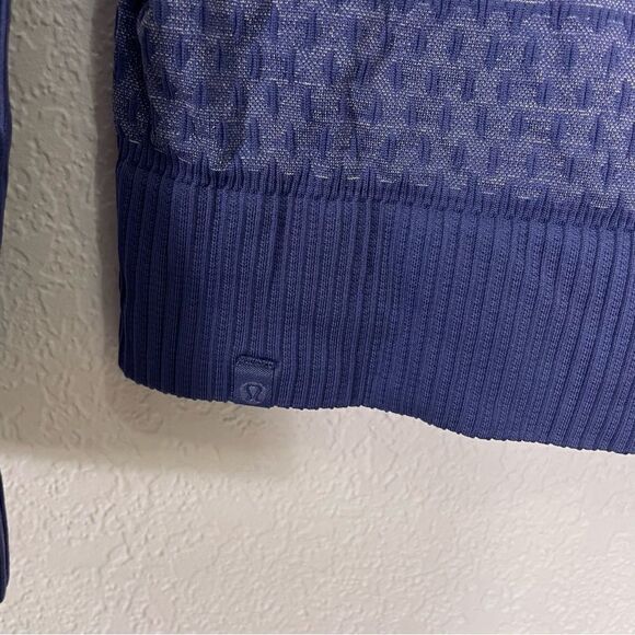 Lululemon Blue Patterned Hooded Long Sleeve Workout Top - Picture 8 of 9